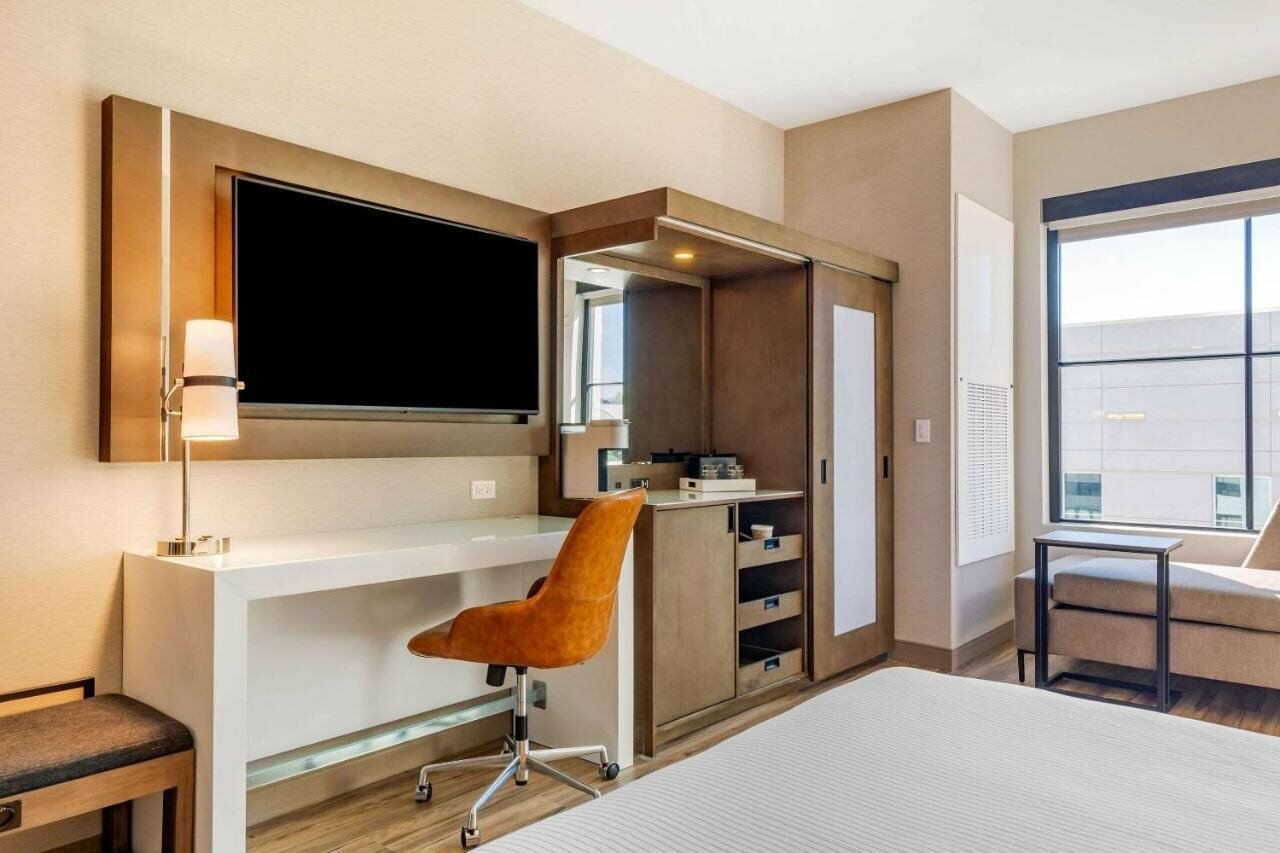 Фото Cambria Hotel New Haven University Area