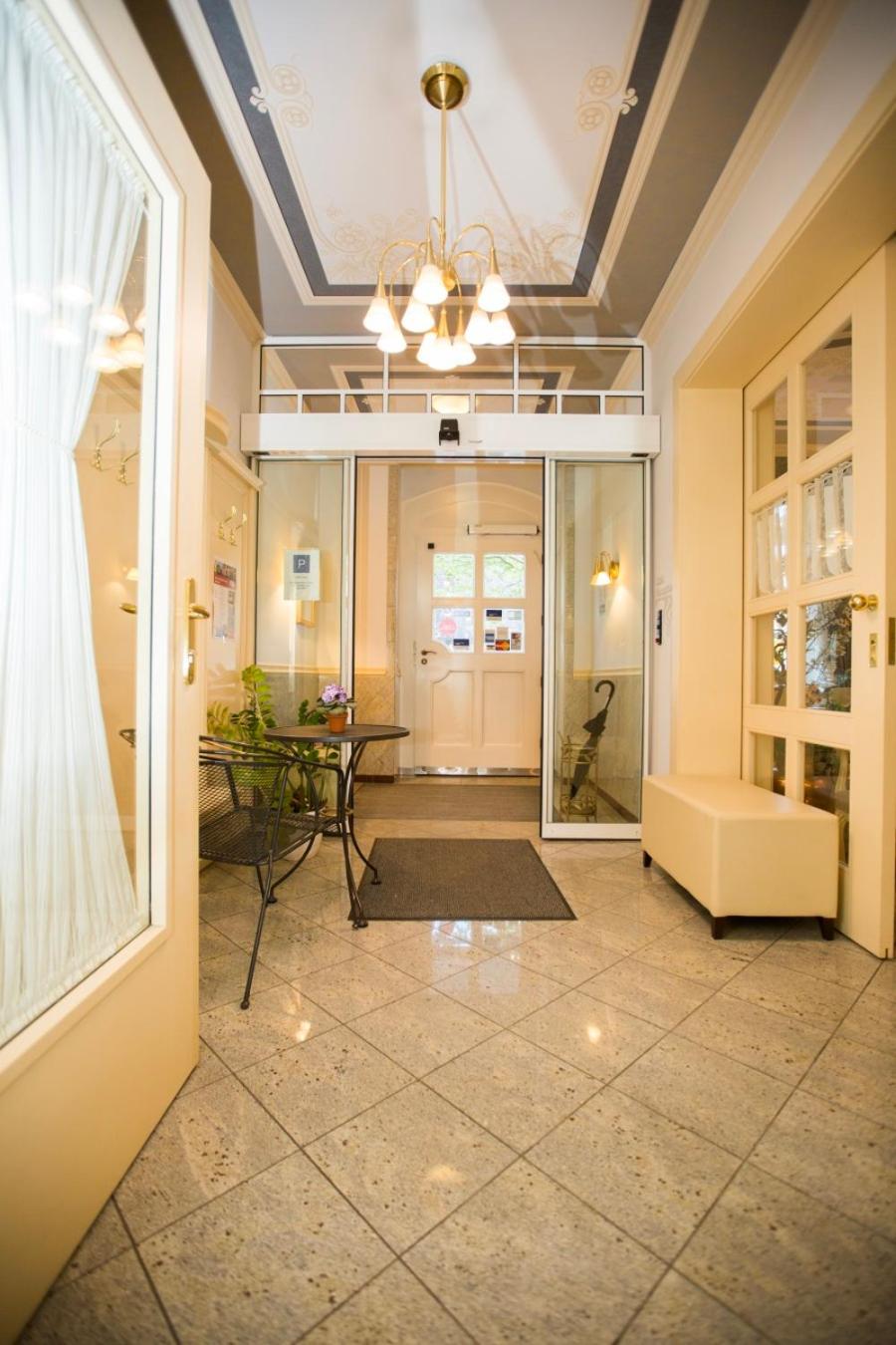 Фото Hotel Burghof