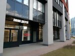 Doors Line (Komendantskiy Avenue, 65), puertas