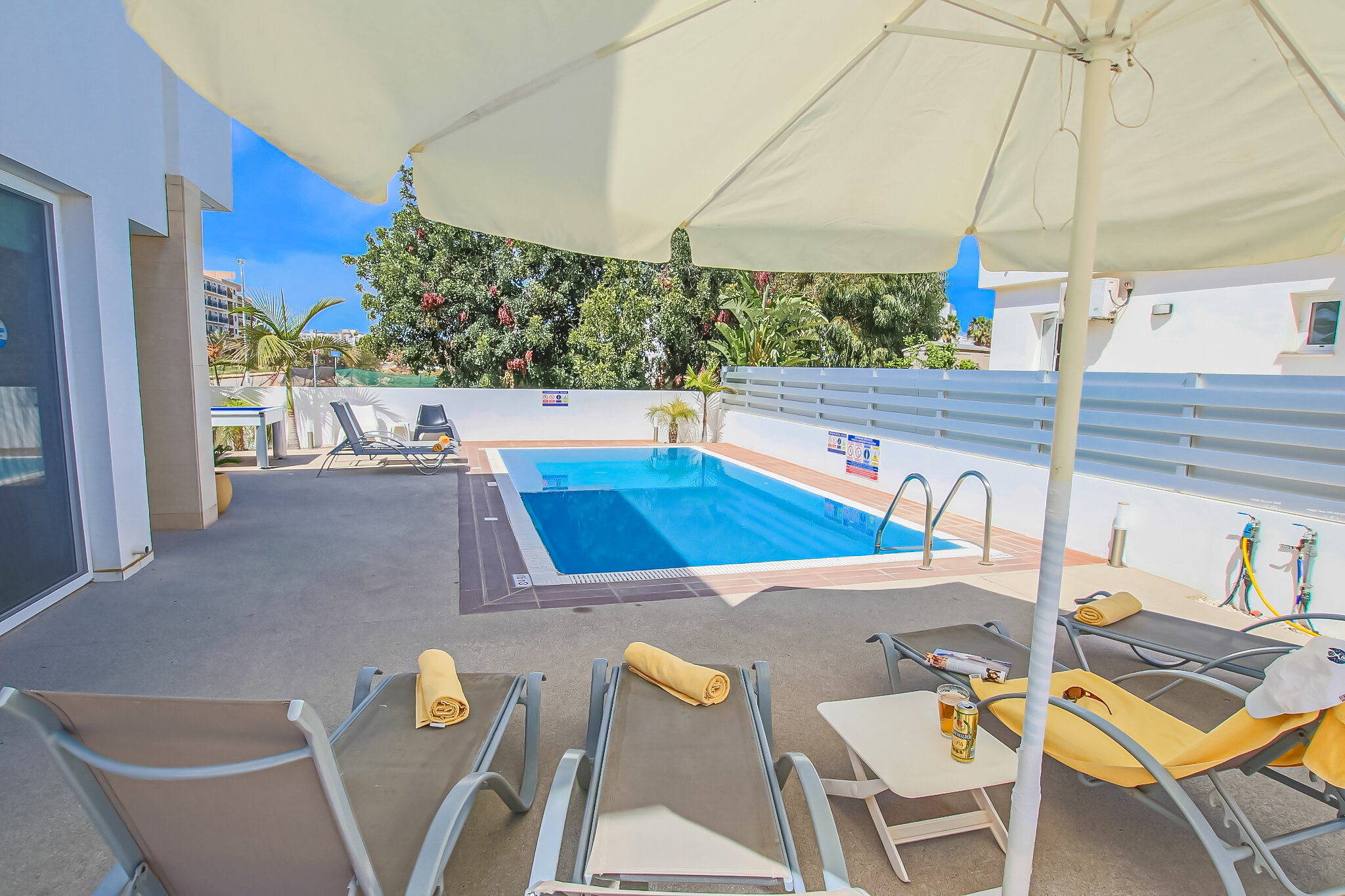 Фото Flouressia Gardens