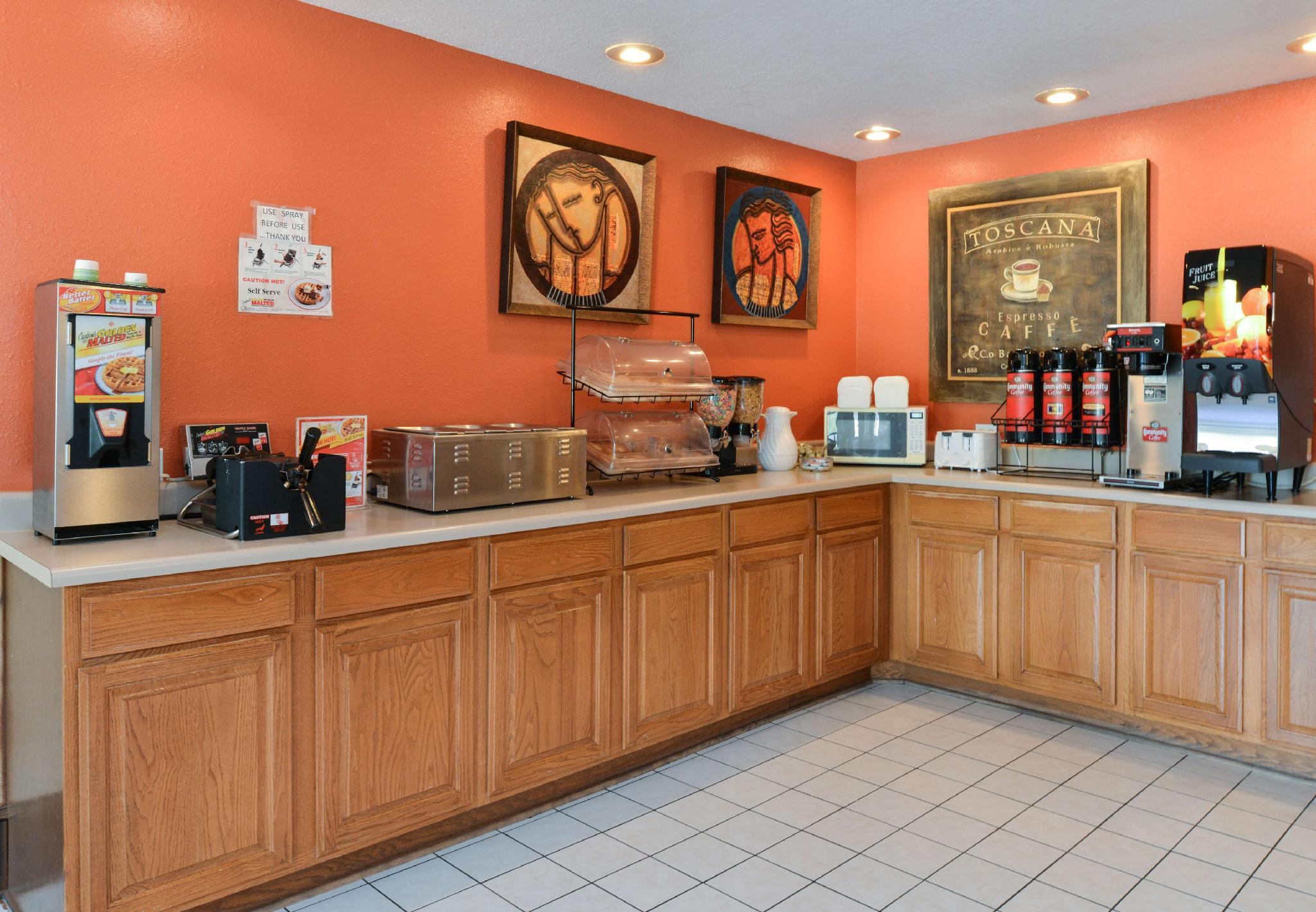 Фото Americas Best Value Inn Kinder