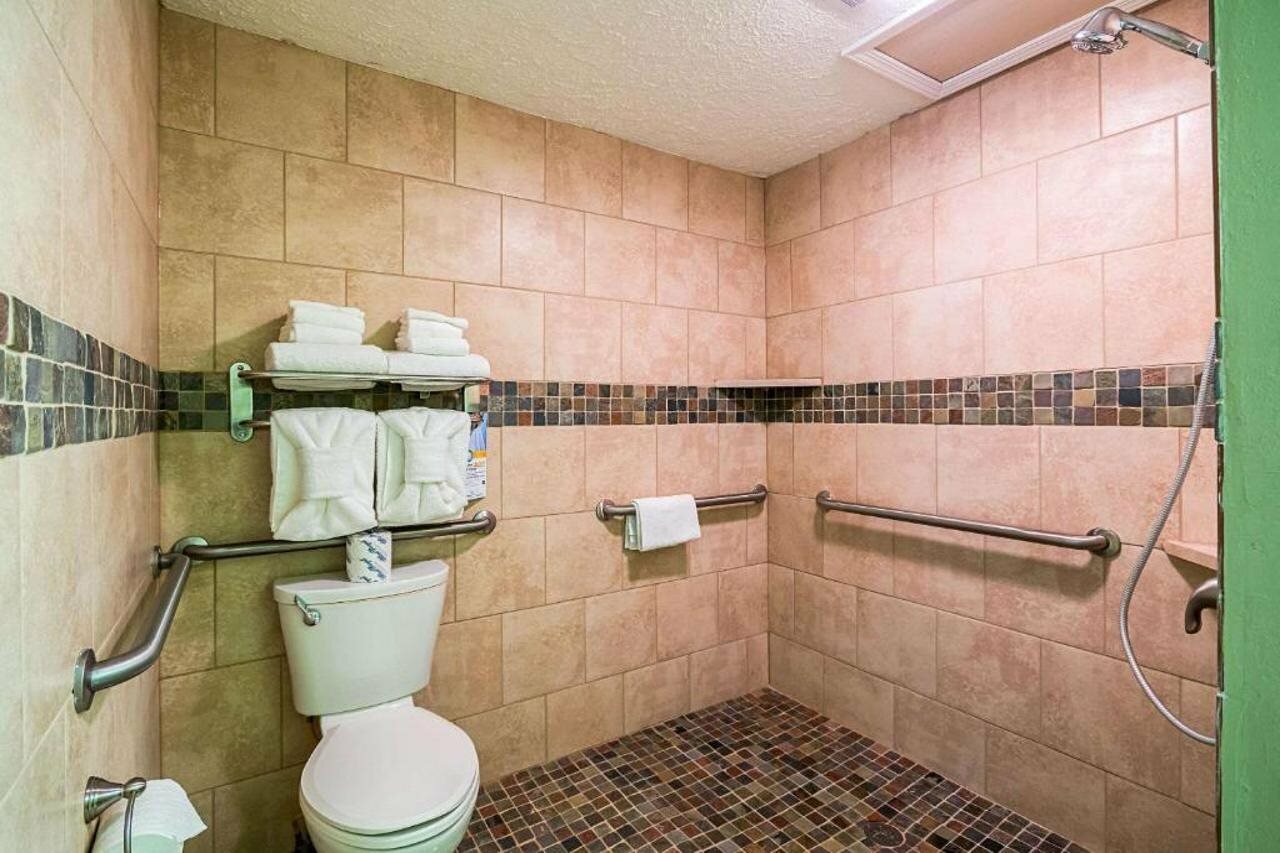 Фото Quality Inn Weston