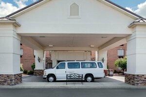 Гостиница Comfort Suites Airport