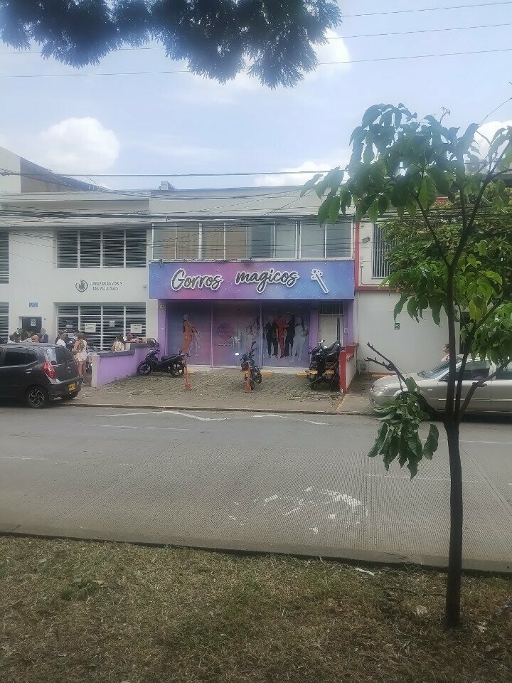 Workwear Magic Hats, Cali, photo