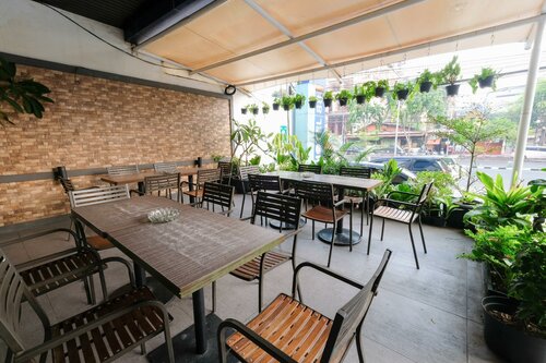 Гостиница Hotel 88 Mangga Besar 62 в Джакарте