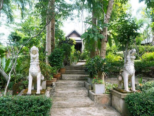Гостиница Mae Nai Gardens