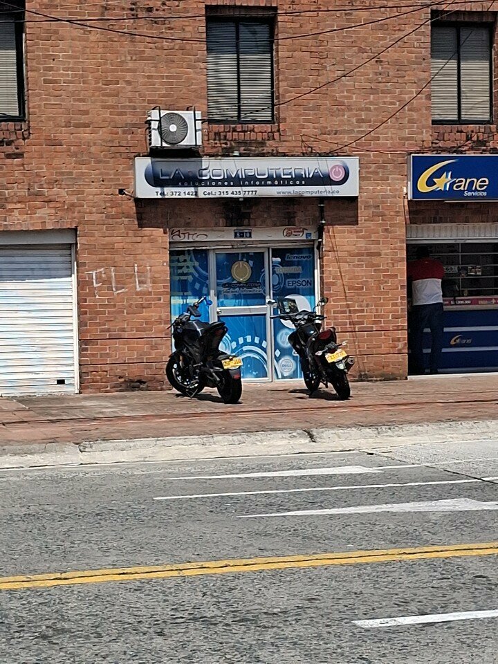 Computer repairs and services La Computeria - Mantenimiento de computadores, Cali, photo