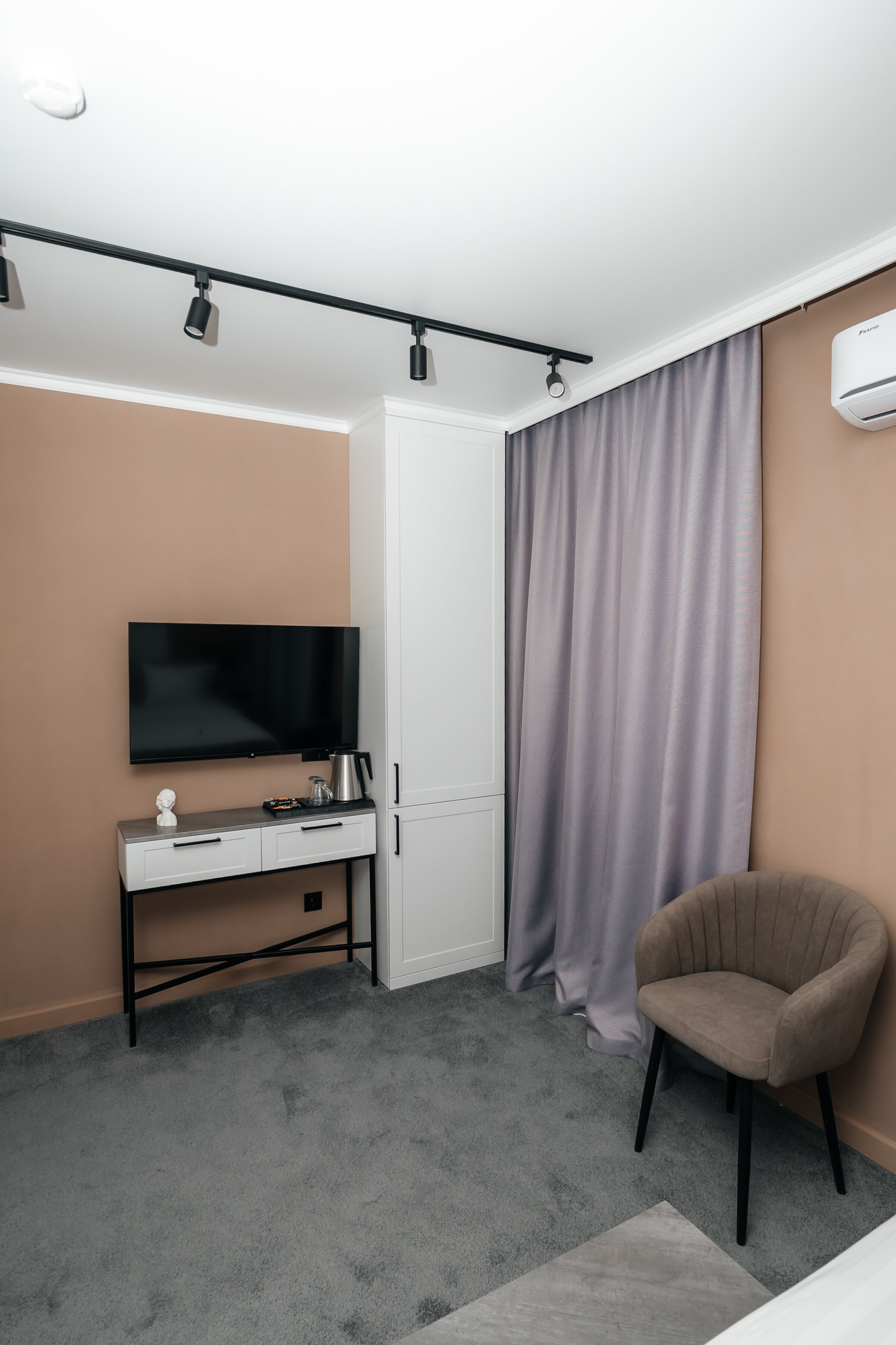 Фото InnJoy Hotel