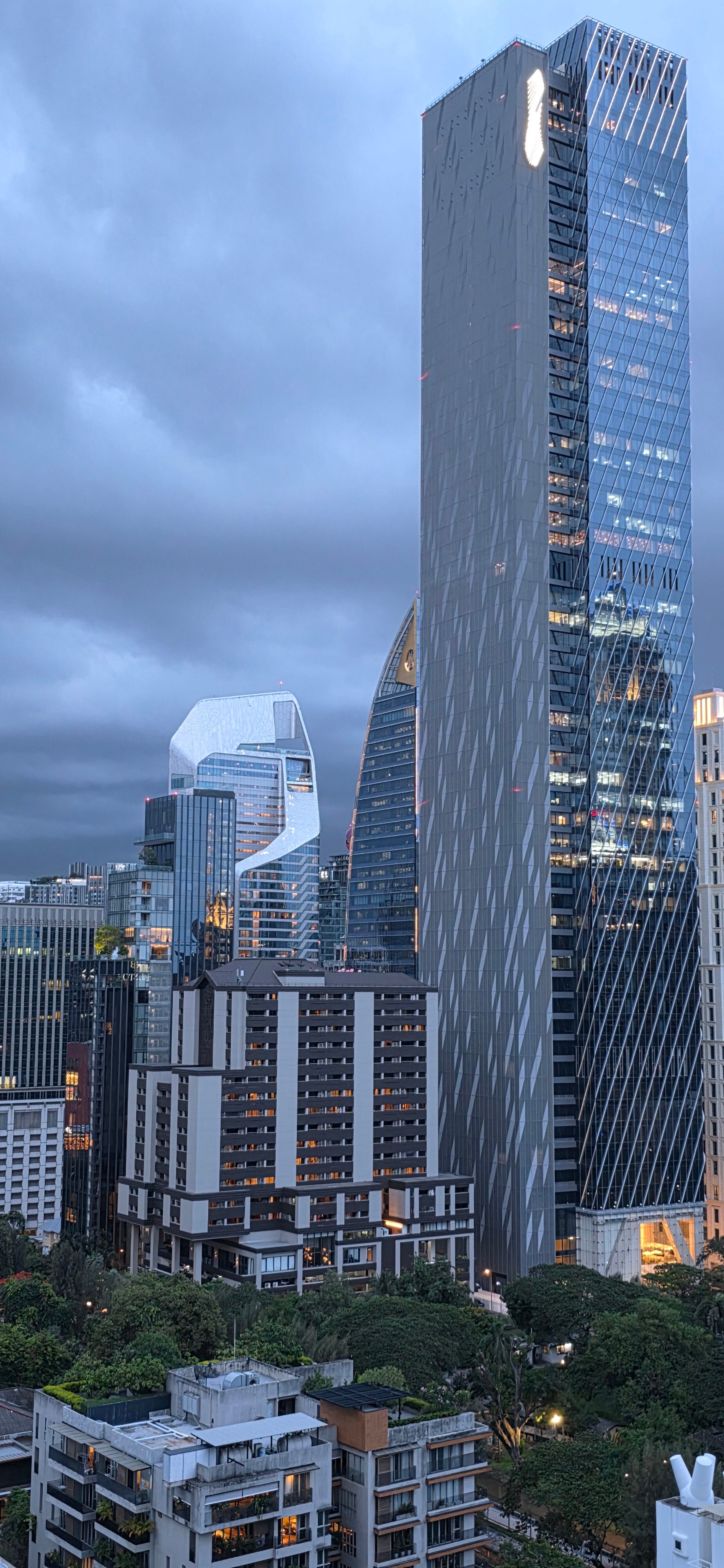 Фото Urbana Langsuan Hotel