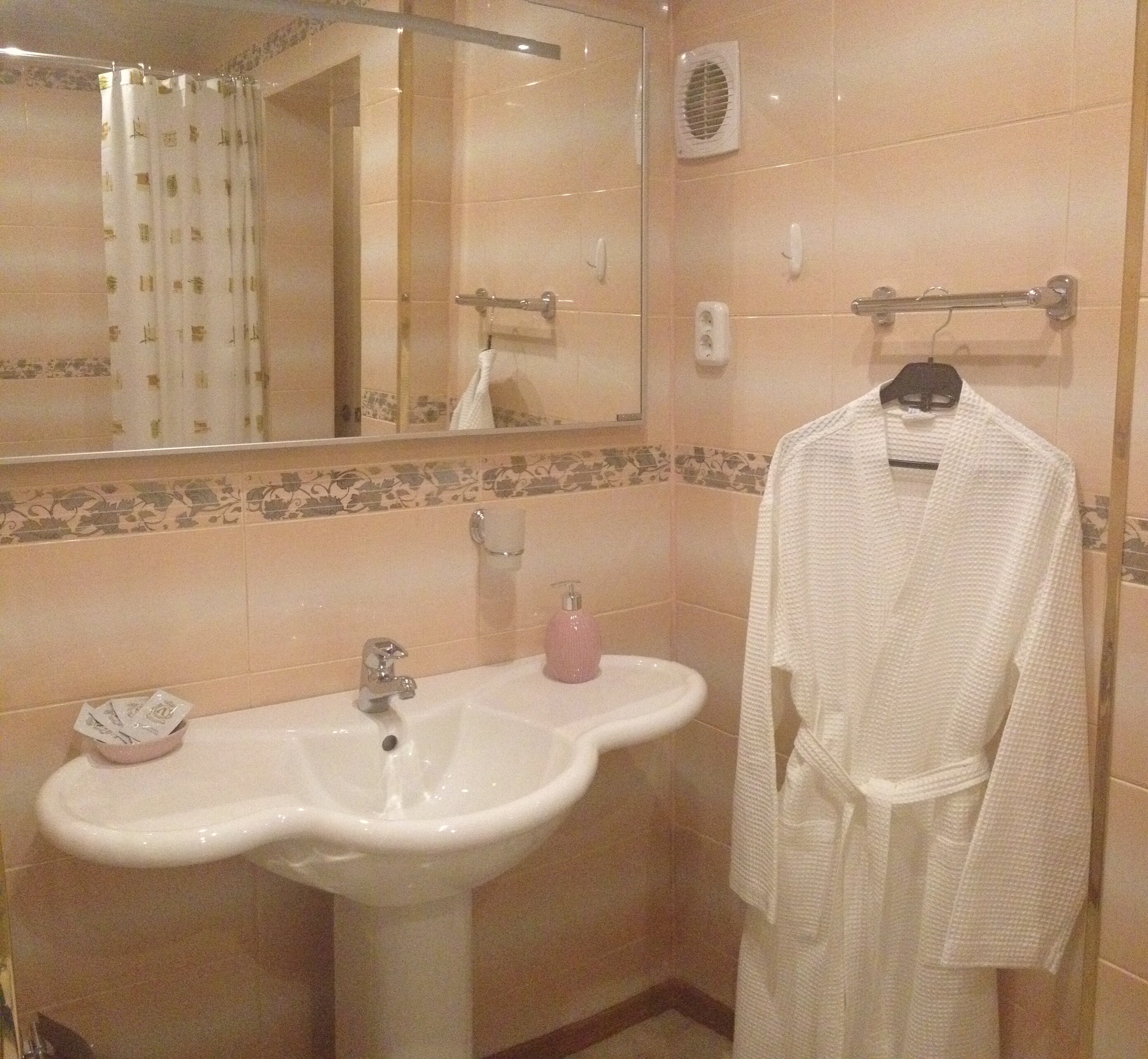 Фото Град Отель