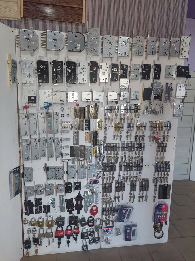 Locks and locking devices Двери и замки, Bobruisk, photo