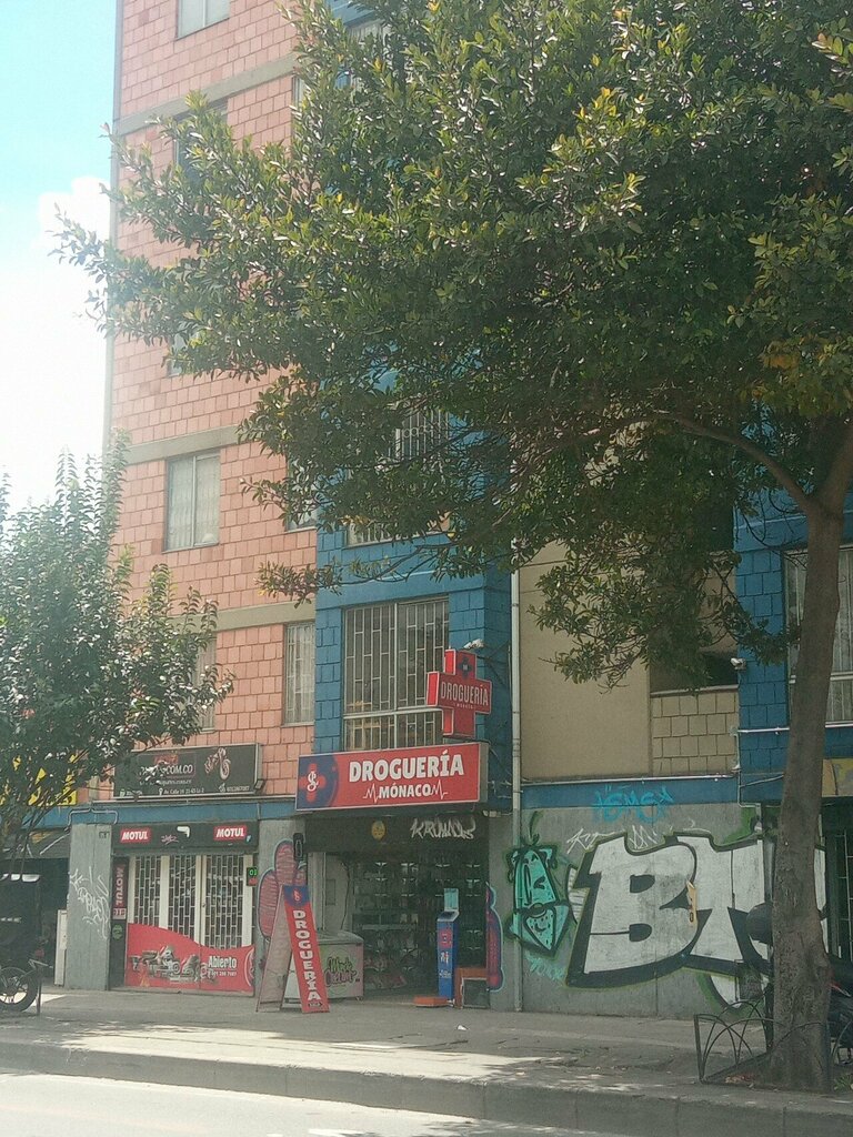 Pharmacy Droguería Mónaco, Bogota, photo