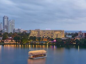 Гостиница Cinnamon Lakeside Colombo