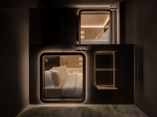 Фото Cube Social Boutique Capsule Hotel @ Boat Quay