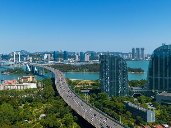 Фото Hualuxe Xiamen Haicang Harbour View, an Ihg Hotel