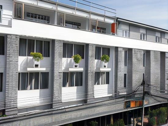 Фото Ratchadamnoen Residence