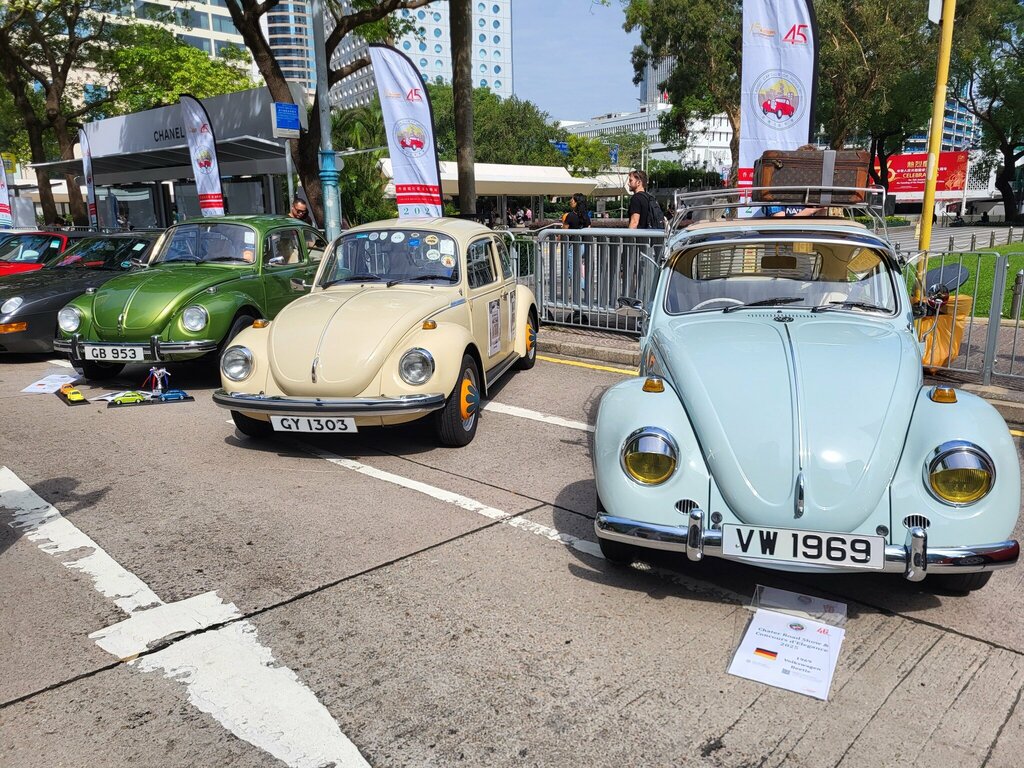 Public transport stop Statue Square, Hong Kong, photo
