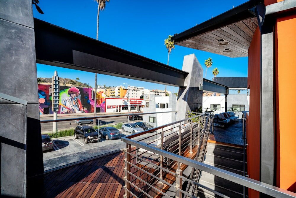 Фото The Moment Hotel