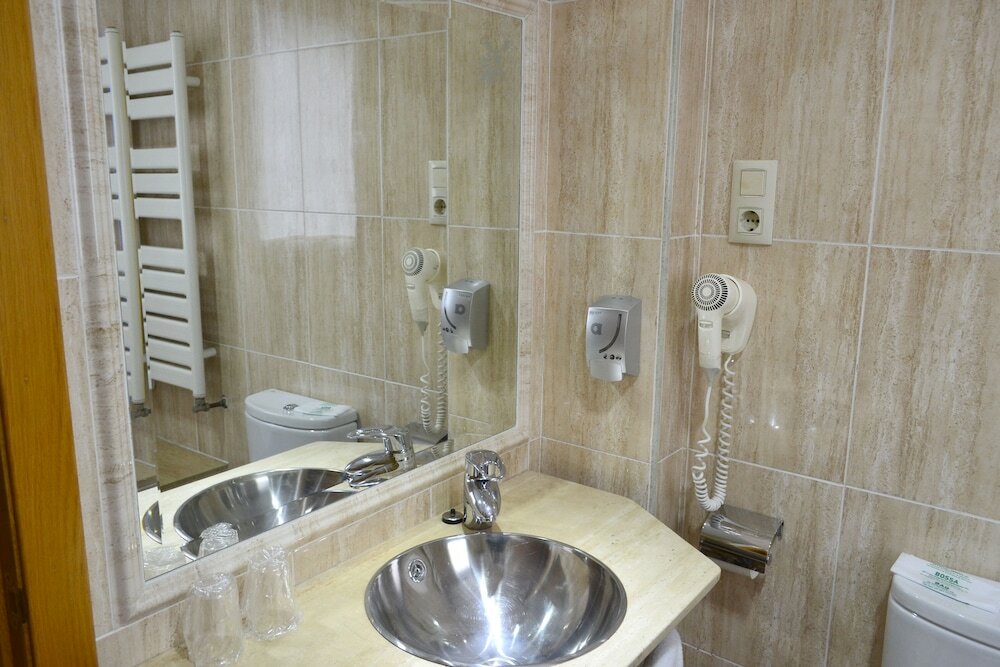 Фото Hotel Alda Centro Oviedo