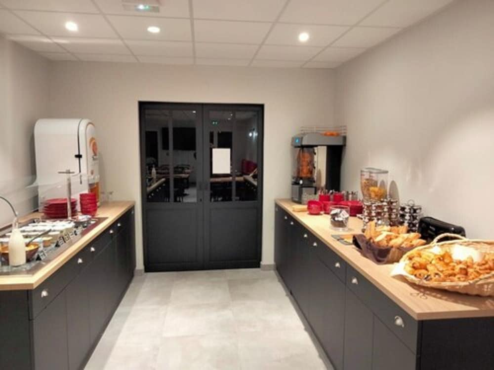 Фото Logis Angers Sud