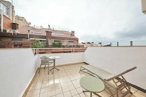 Гостиница Отель Catalonia Park Güell