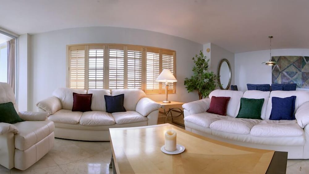 Фото Ocean Manor Beach Hotel