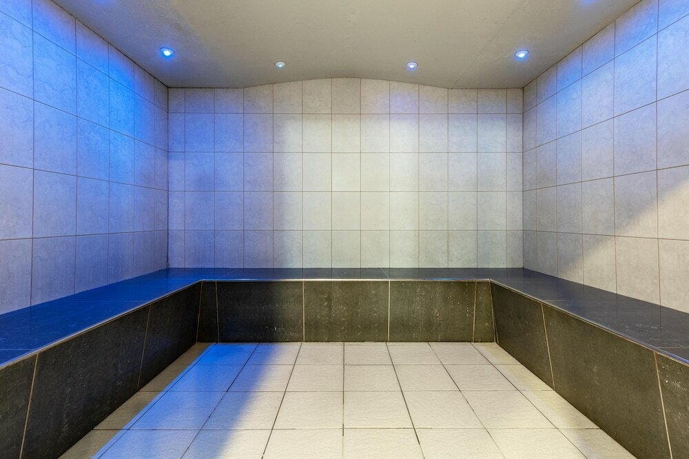 Фото Radisson Hotel Manchester City Centre, A Verified Net Zero Hotel