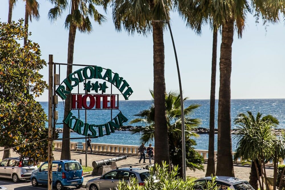 Фото Hotel Kristina