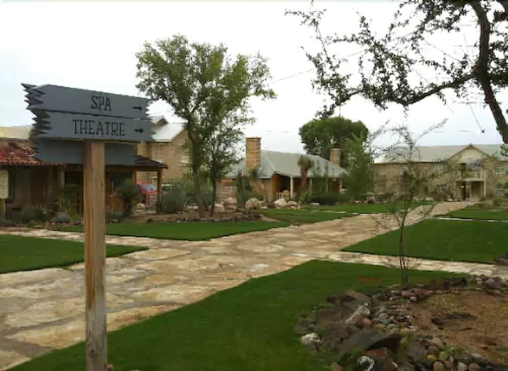 Фото Lajitas Golf Resort and SPA