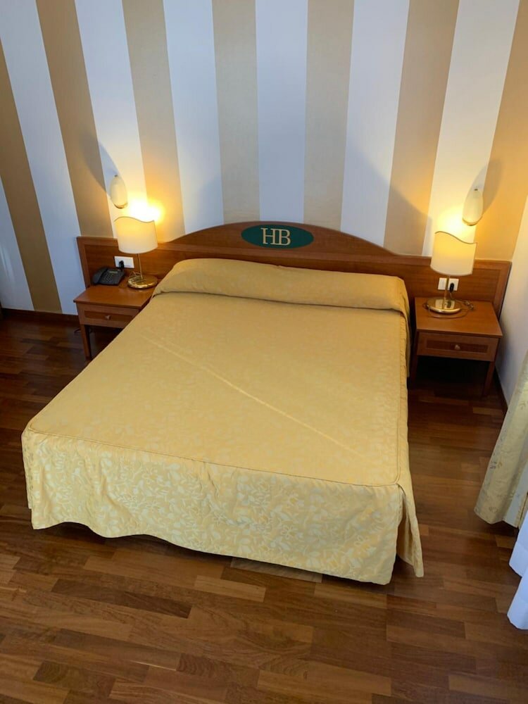 Фото Hotel Bogart 2