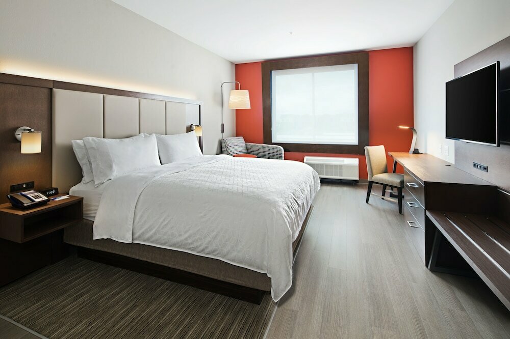 Hotel Holiday Inn Express & Suites Lubbock Central - Univ Area, Lubbock, photo