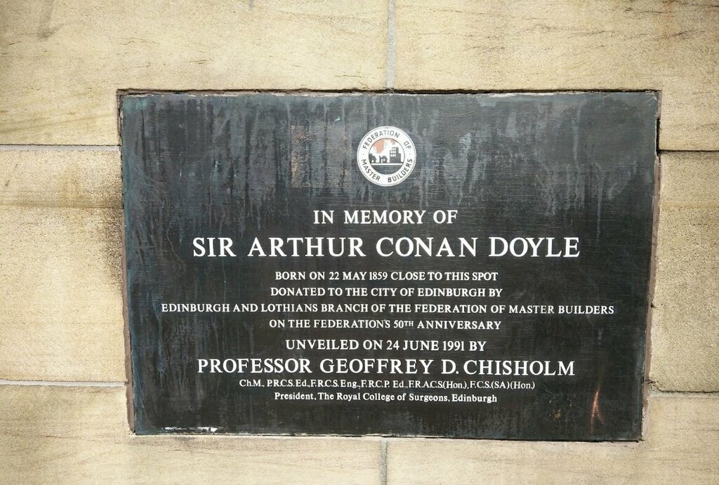 Landmark, attraction Sherlock Holmes, Edinburgh, photo