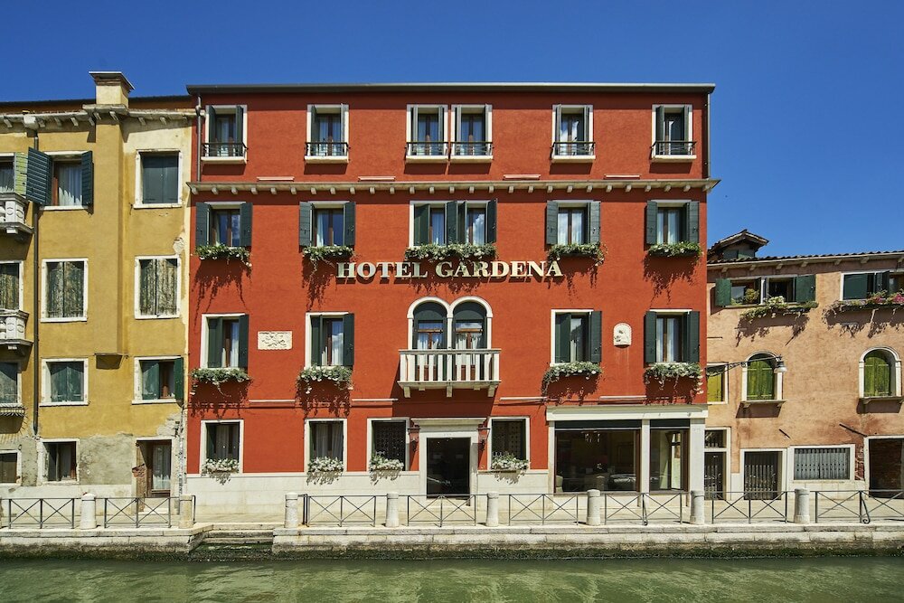 Фото Gardena Hotel