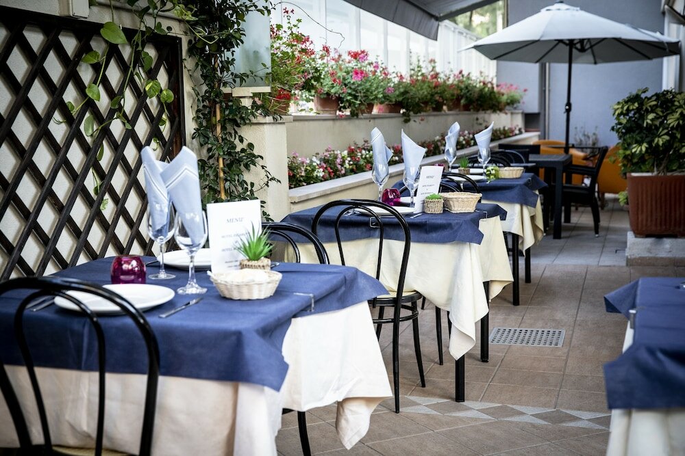 Фото Amadei Hotel Figaro & Apartments