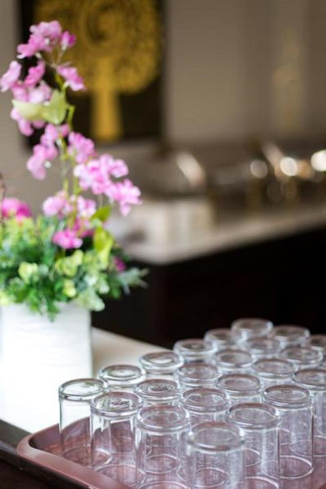 Фото Ratana Hotel