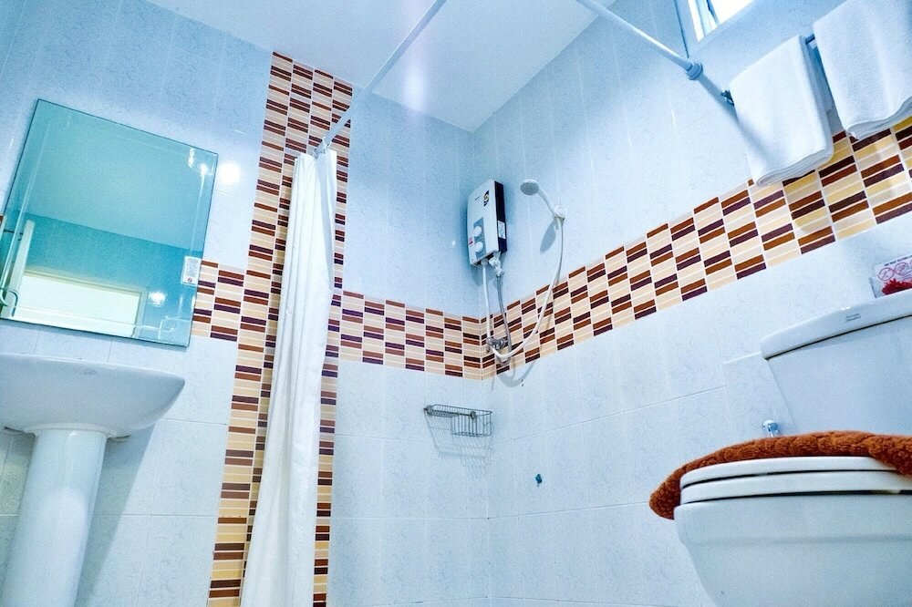 Фото The Konnect Hotel