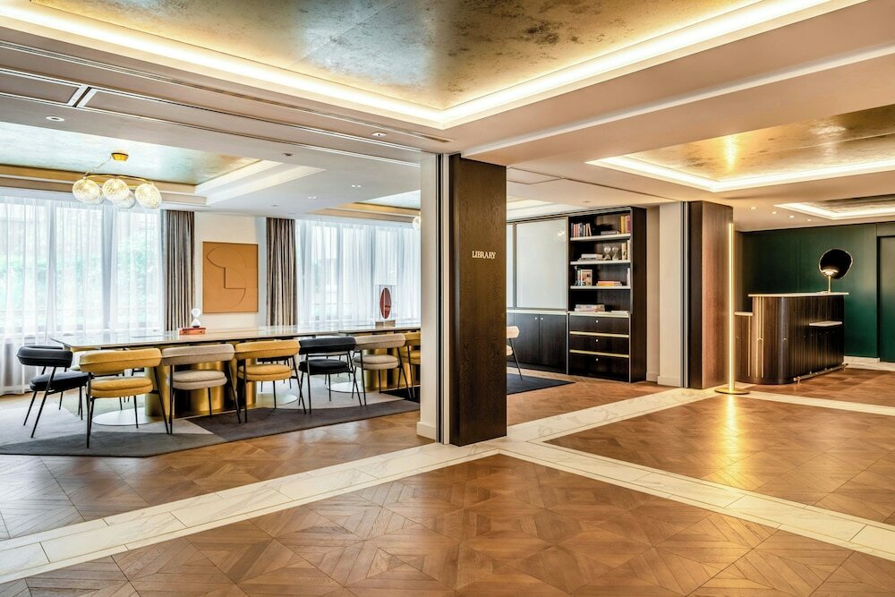 Фото Neues Schloss Privat Hotel Zurich, Autograph Collection
