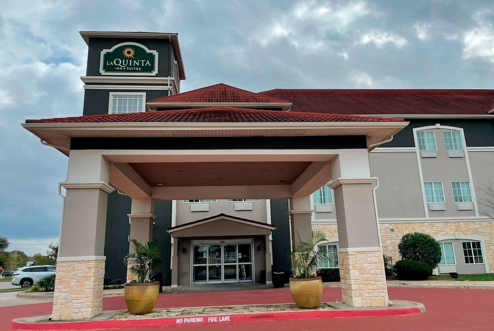 Фото La Quinta Inn & Suites by Wyndham Waxahachie