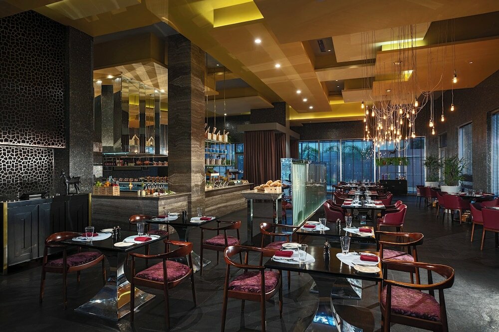 Фото Renaissance Bengaluru Race Course Hotel