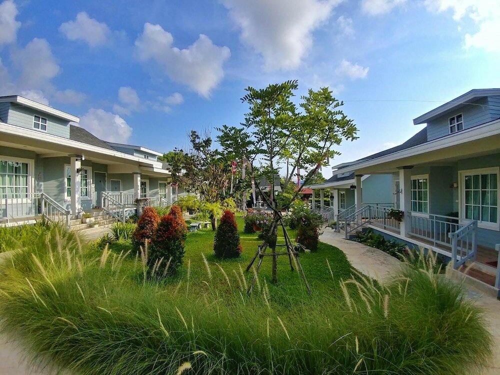 Фото Little Cottage