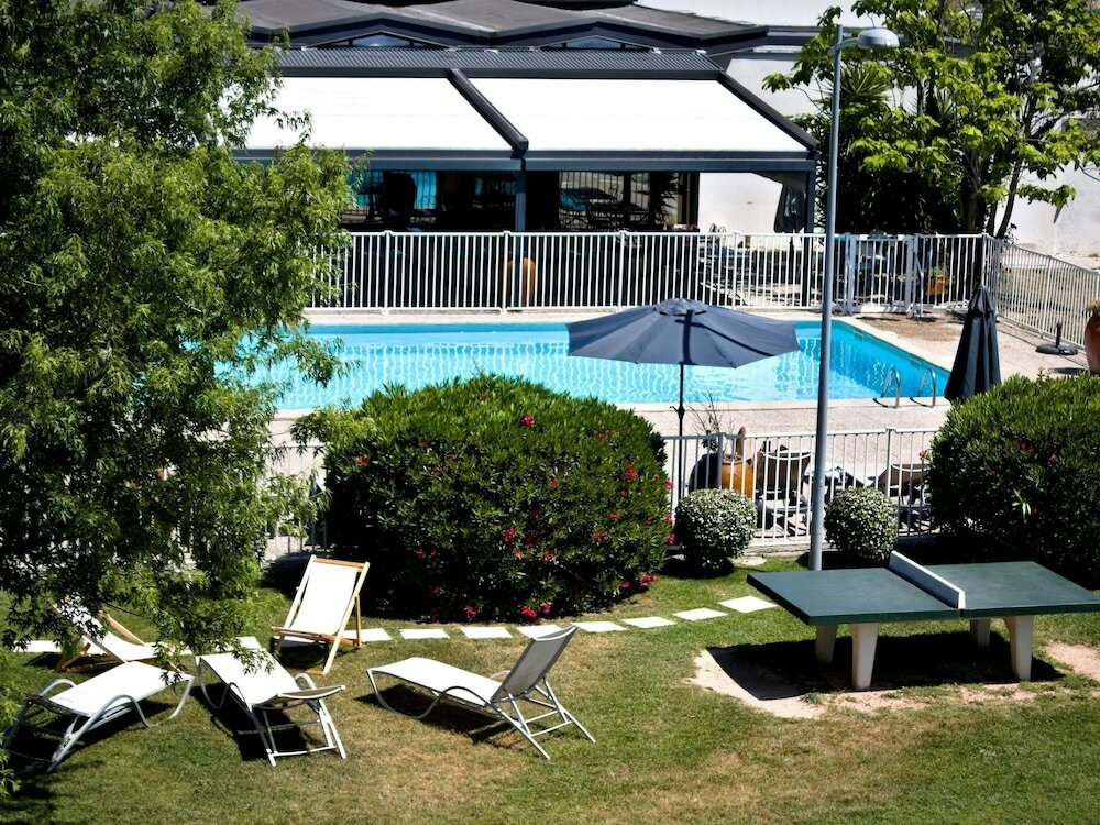 Фото Ibis Styles Avignon Sud