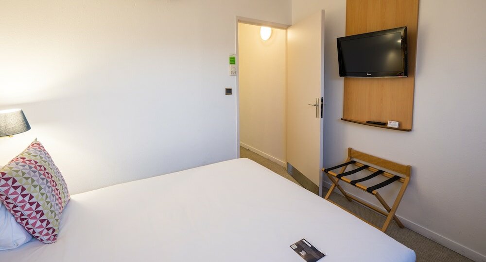 Фото Hotel Campanile Montesson - Le Vésinet