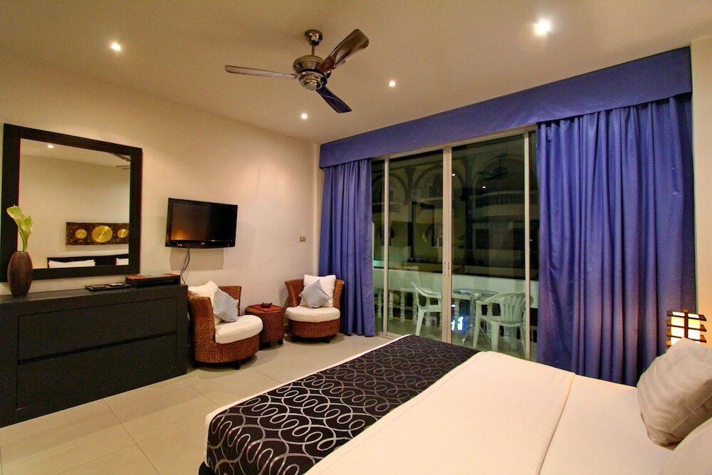 Фото East Suites