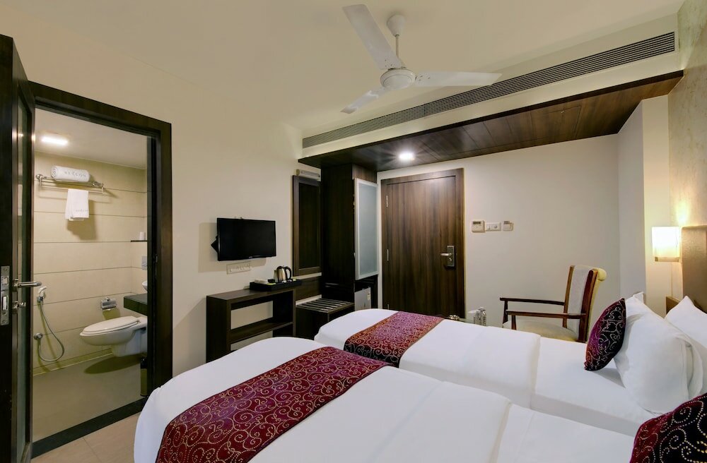 Фото Hotel Surat