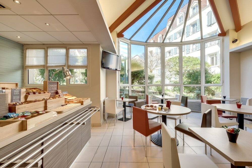 Фото Ibis Paris Rueil Malmaison