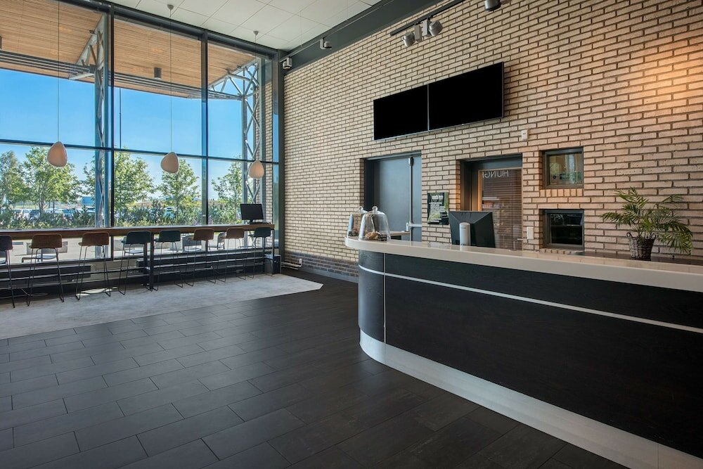 Фото Park Inn by Radisson Oslo Airport Hotel West