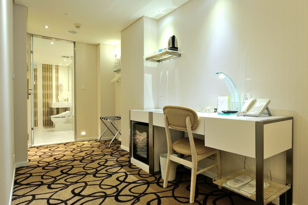 Фото Green World Hotel Zhonghua