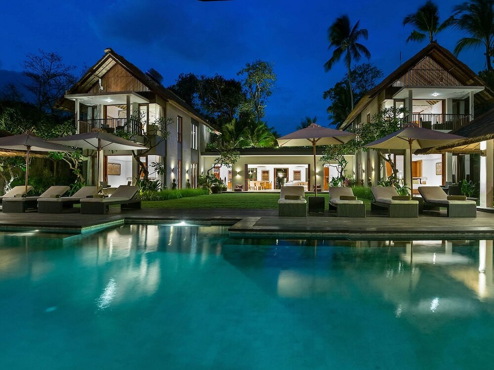 Фото Seseh Beach Villas