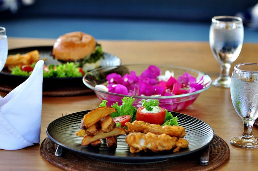 Фото Sejuk Beach Villas