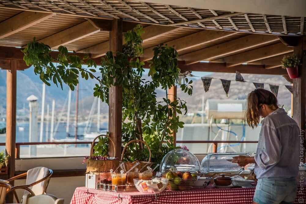 Фото Grikos Hotel